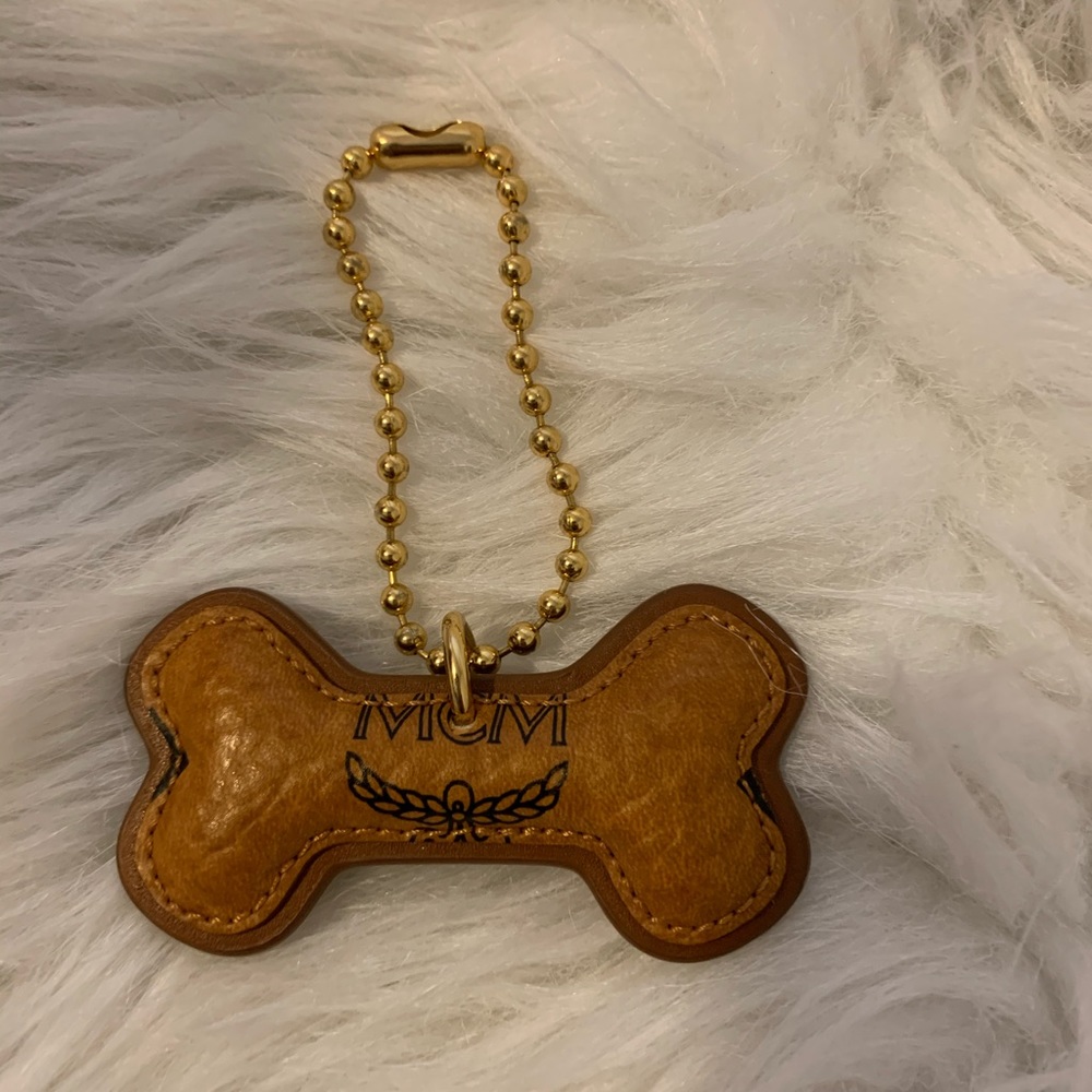 Mcm Dog Charm - Picture 2 of 6